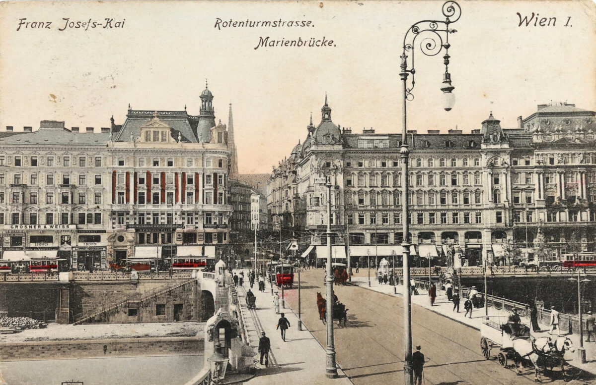 Blick über die Marienbrücke in die Rotenturmstraße.